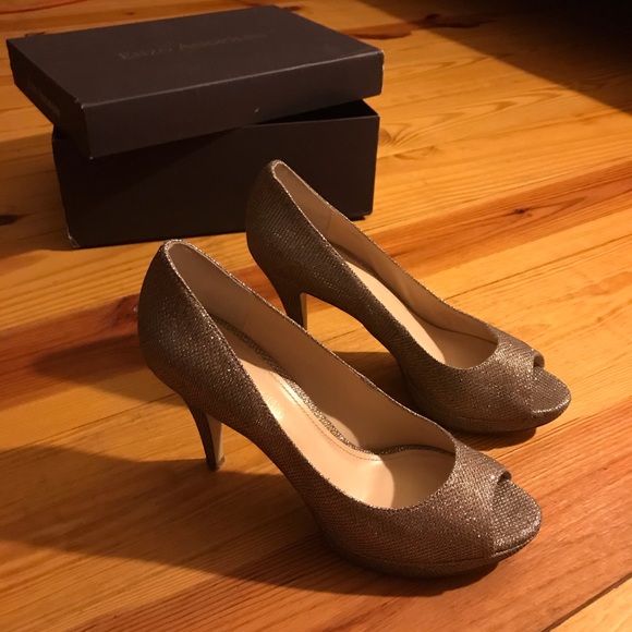 Enzo Angiolini Gold Metallic Peep Toe Heels, 7.5 - Picture 6 of 14